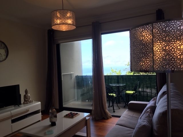 Lois Apartment -